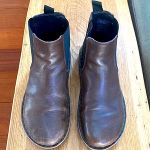 VIBAe Helsinki boots size 42. Soft, ergonomic shoes, designed in Finland.